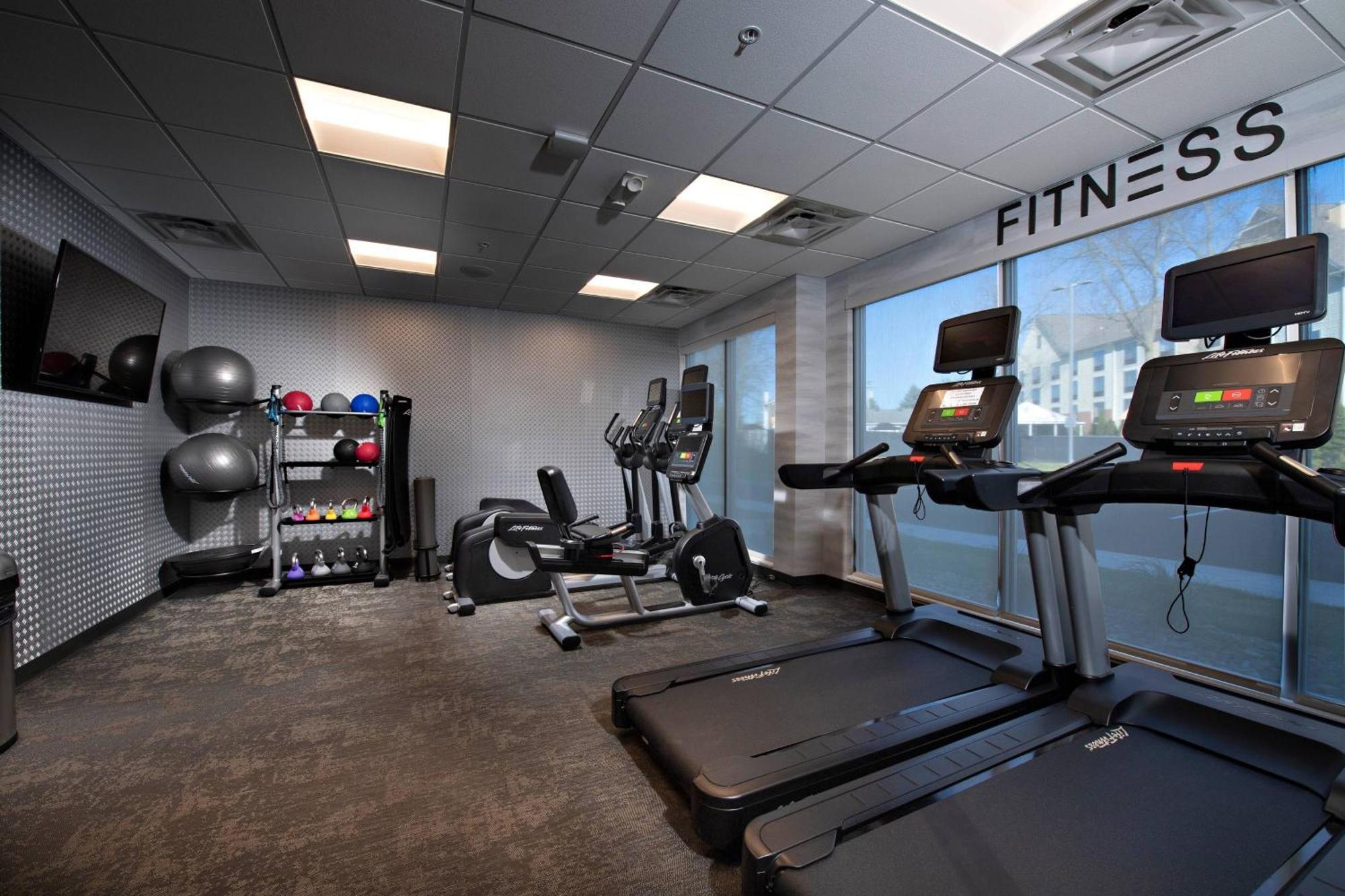 Fairfield Inn & Suites By Marriott Dayton North Murlin Heights Bagian luar foto
